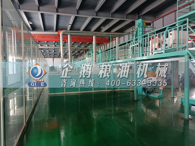 企鵝牌茶籽油雙螺桿榨油機(jī)，用心制造獲得客戶(hù)認(rèn)可(圖1)